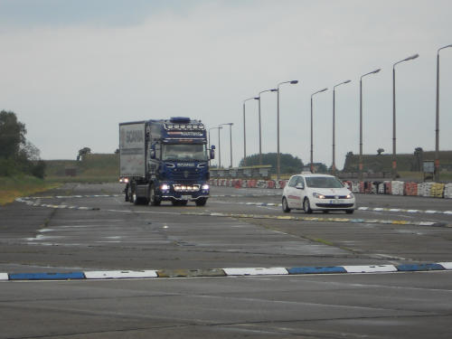 LKW und PKW